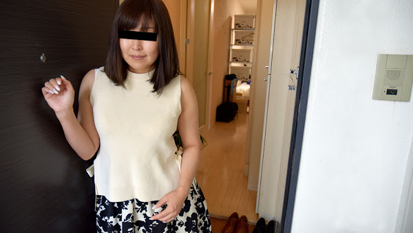 pacopacomama 030818_232 人妻自宅ハメ ～旦那のまくらについた間男の精子～