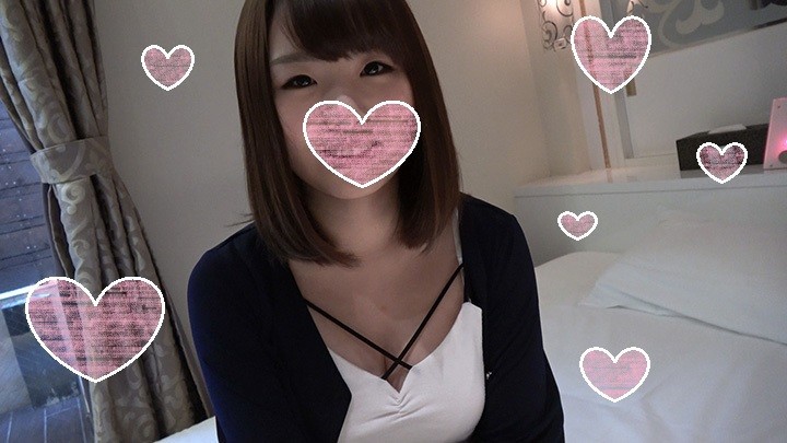 GETCHU-4012240 【個人撮影】とにかくエロい舌使い！谷間をチラつかせながらノーハンドフェラする美巨乳ロリかわ娘！