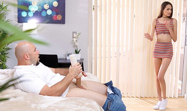 Spy Fam – Natalia Nix Stepsister Walks In On Stepbro Jerkin It