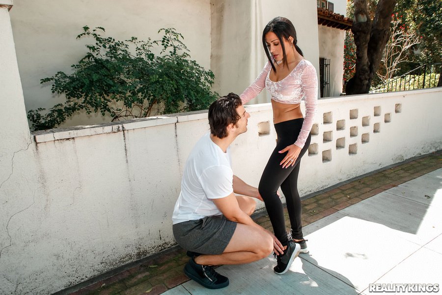 Reality Kings Wendy – Hold It Right There