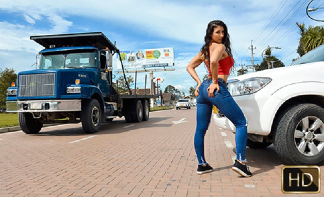 Oye Loca – Mariana Lopez Another Day In Latina Paradise