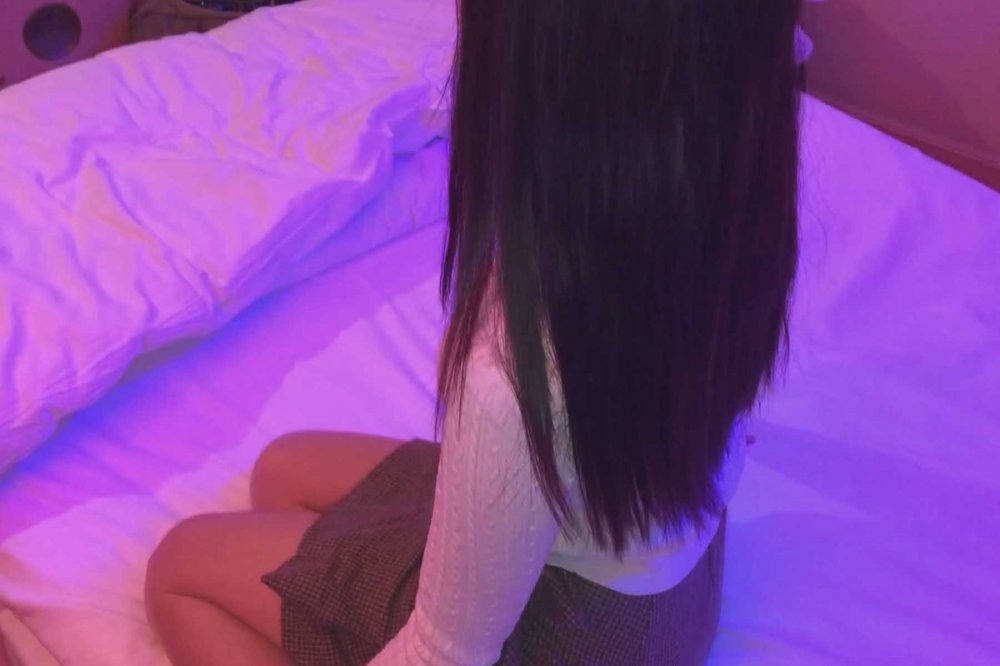 FC2 PPV 1246255 【数量限定顔バレ特典付き】元タレントの人妻とハメ撮りしてきました。終始嫌がっているところを抑え込み犯して中出し