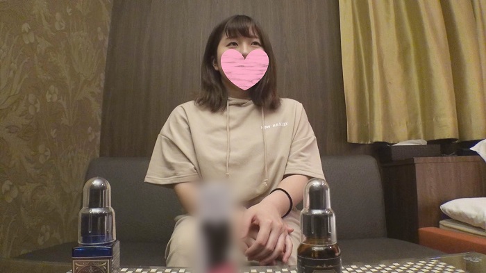 FC2 PPV 1261029 【無・素人個撮】市販の商品は効くのか！？徹底実験検証！マシュマロお菓子系の超愛らしい娘がアナル注入に挑戦！カラダが火照りイキまくり！予想外の注入方法に勃起と浪漫が治まらない！！