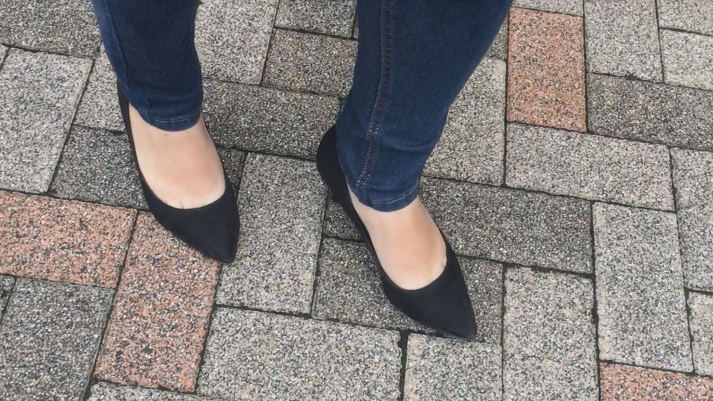 FC2 PPV 1297940 【無修正ｘ個人撮影】風俗で働いていた娘を偶然みかけたので声をかけて脅しのネタにしてみたら、結婚して人妻になっていた！【＃寝取られ】