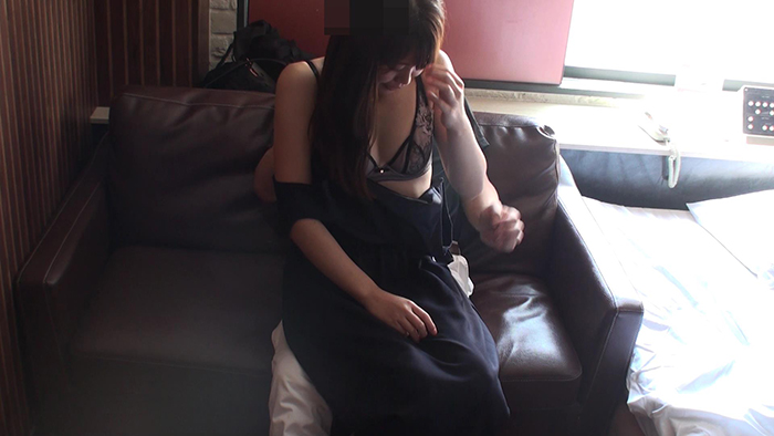 FC2 PPV 1148264 オリジナル個人撮影♥ワインソムリエ　綾子さん（28歳）♥スレンダー美脚♥女優”野村〇美”似で美声❤︎潮吹き❤︎ハメ動画【オマケ付】