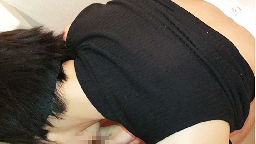 SHIROTSUMA0022 【本妻】【個撮】掃除中で疲れて昼寝中している妻が肉棒をパンティの横から挿入される。トイレに行く妻を追いかけて中出し