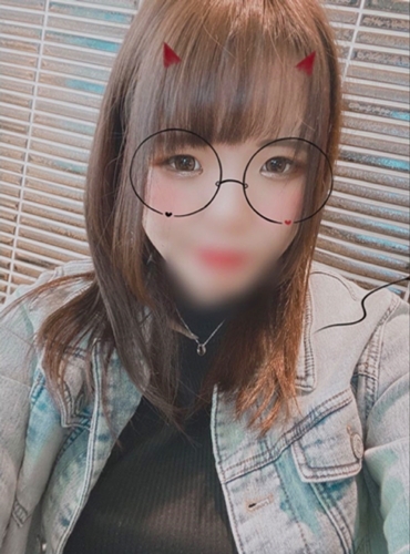 FC2 PPV 1362339 【無修正】寂しがり屋の20歳保育士は異常なほど濡れやすいアソコでした(気持ち良すぎて中出ししました)