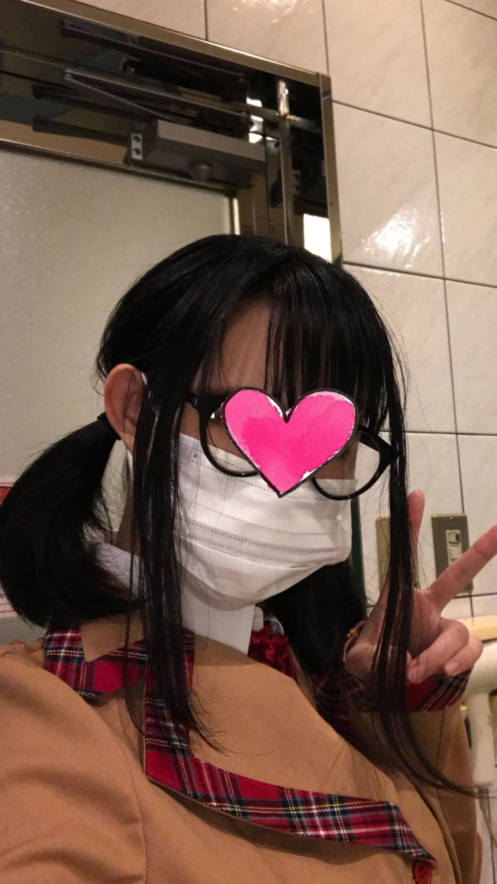 FC2 PPV 1365823 ※2800pt→1200pt【目線モザなし】【数量限定】天然パイパンの可愛いリアル友人の腹違いの妹が某サイトにいて、速攻声かけ！！