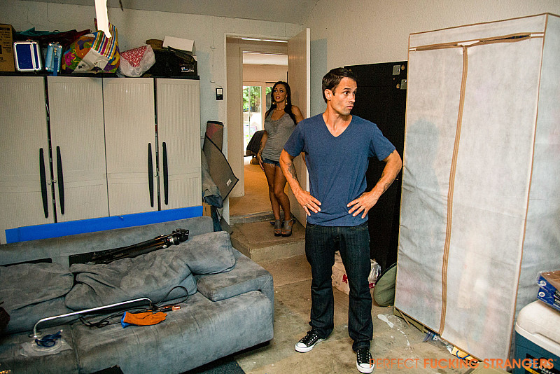 Perfect Fucking Strangers – Jenna Presley tips the moving guy with sex