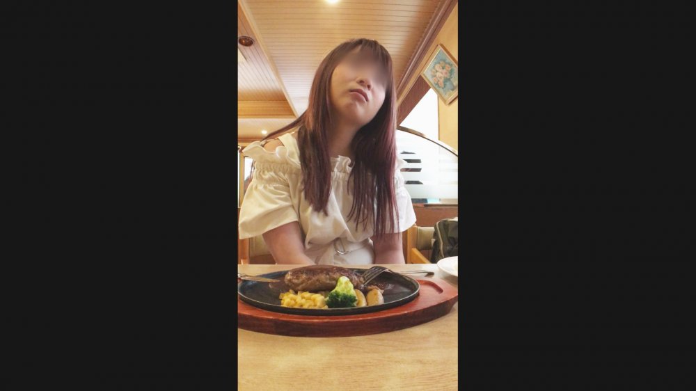 FC2 PPV 1436192 【無修正ｘ個人撮影】初めて風俗の面接に来た素人さんに、ファミレスや野外で露出とか無理難題を要求して最後はまんまと中出しｗ【＃露出】