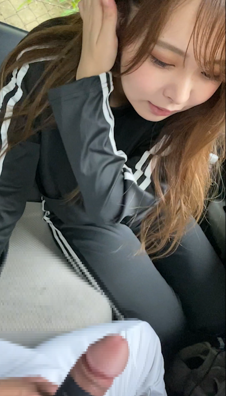 FC2 PPV 1458109 【大訳アリ】デルデルキュートちゃん車内フェラ編【きました美少女】