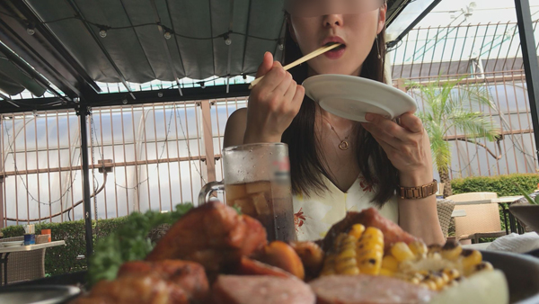 FC2 PPV 1485031 【週末限定価格1480pt】【おばさんと昼の情事】昼間から駅で暇そうにしていたおばさんをナンパして飲みに誘い酔わせてそのままホテルに行った動画【個人撮影完全オリジナル】