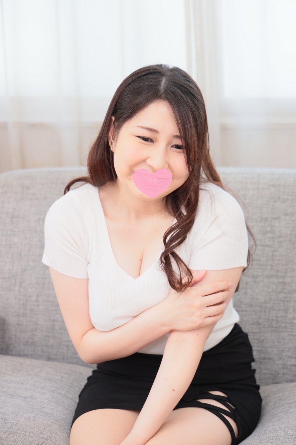 FC2 PPV 1555835 【初回11月9日まで2200pt→1700pt】国宝級の超美乳Hカップ！S級25歳OLとハメハメ生ハメ中出し！！美乳のオッパイ揺らしてのSEXは最高♡【高画質あり】