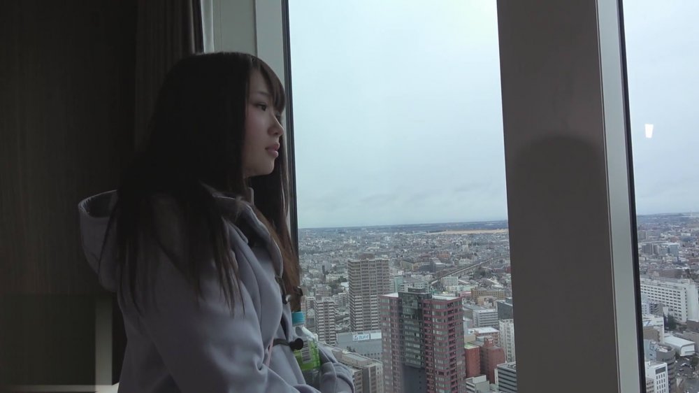 FC2 PPV 1576431 【無・素人】１９歳の黒髪女子大生の処女喪失直後の冒険、４Ｐに挑戦！痛みに耐えて膣内に複数の精子を受け入れ♥