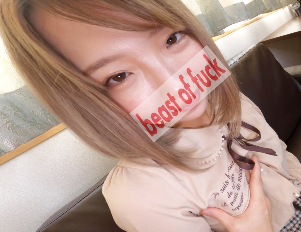 FC2 PPV 1587765 ※無修正※　豪華レビュー特典あり☆初撮り☆本編顔出し♡　24歳もね　かわいい顔とは裏腹にイキ狂い連続20回！？生中ハメ撮りSEX♡