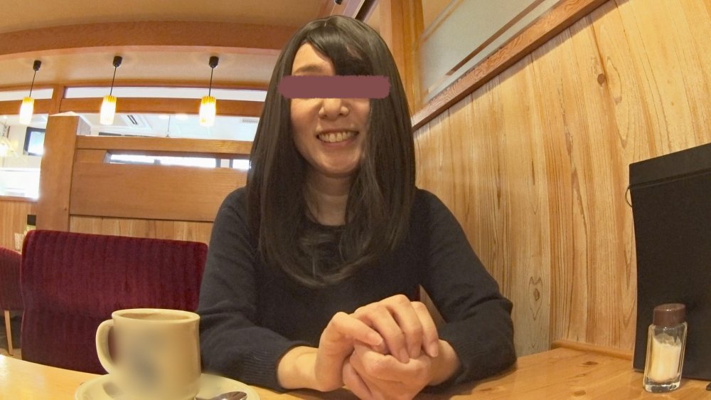 FC2 PPV 1593184 【無修正ｘ個人撮影】一人で寝取られにやって来た、小梅乳首のジャングル陰毛奥様の本気度を確認！ファミレスで露出を要望！そしてご主人に電話で実況報告！【#NTR】