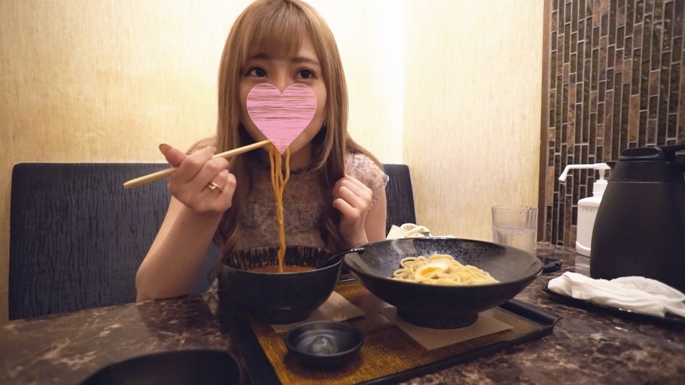 FC2 PPV 1608982 【無修正ｘ個人撮影】ネカフェ在住風俗嬢からお呼び出し！仕事激減でサポと居候希望♪生挿入中に店長に電話と中出しで交渉成立！舌ピフェラはオマケでｗ【＃舌ピ】