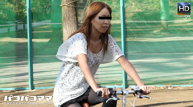 Paco 072111_419 夏川未来 ママチャリ 〜Ｆカップ巨乳熟女野外デート〜