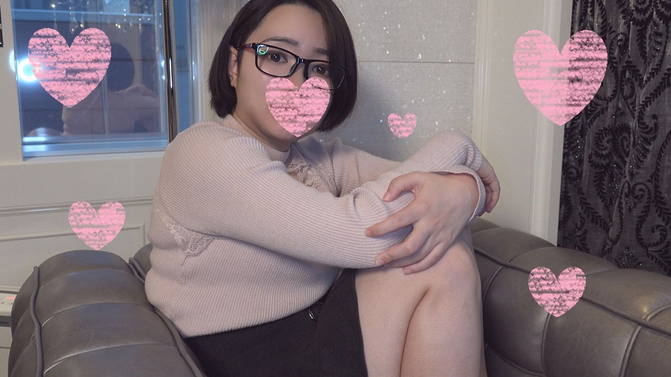 FC2PPV-1783759 初撮りプレミア♥️眼鏡ロリ美少女♥️委