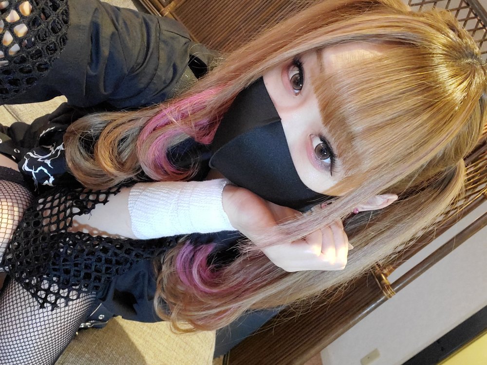 FC2 PPV 1853170 個数限定【無修正】色白バンギャ・ライブの為なら何でもOK・連続中出し FC2-PPV-1853170