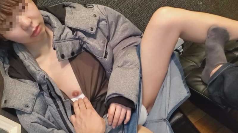 FC2 PPV 1855309 【個人】他人棒で膣内を汚されても懲りずに融資を求め連続中出しされる若妻。 FC2-PPV-1855309