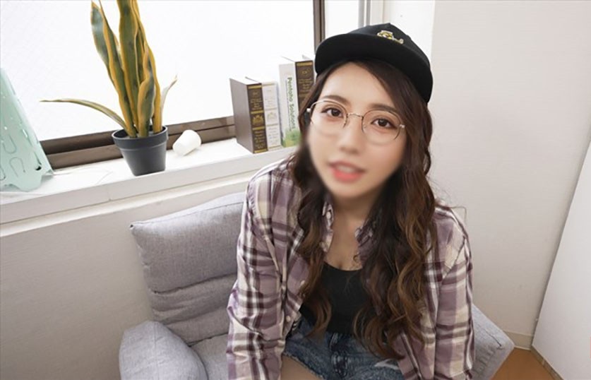 FC2PPV 2439227 【クセ強女#024】ヤリマンビッチ帰国子女23歳。むっちりグラマーハーフちゃんがウーマナイザーで連続絶頂、媚●オイル塗られて白目絶頂中出し調教♡ [有]