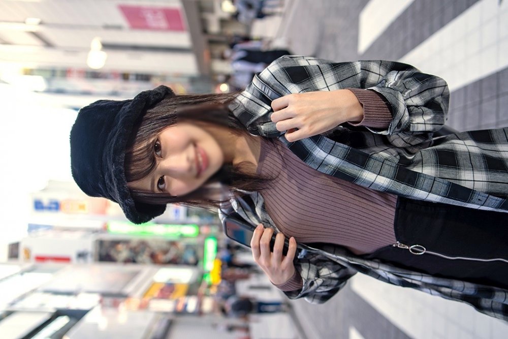 FC2PPV 2538710 【FC2発】完全顔出し！素人大学生【限定】ルナちゃん21歳 アキバの人気メイドさんとアキバでお忍び休日デート！超×3カワイイのにDMしたら即OK返信しちゃうフッ軽ヤリマンに大量中出し！！ [有]