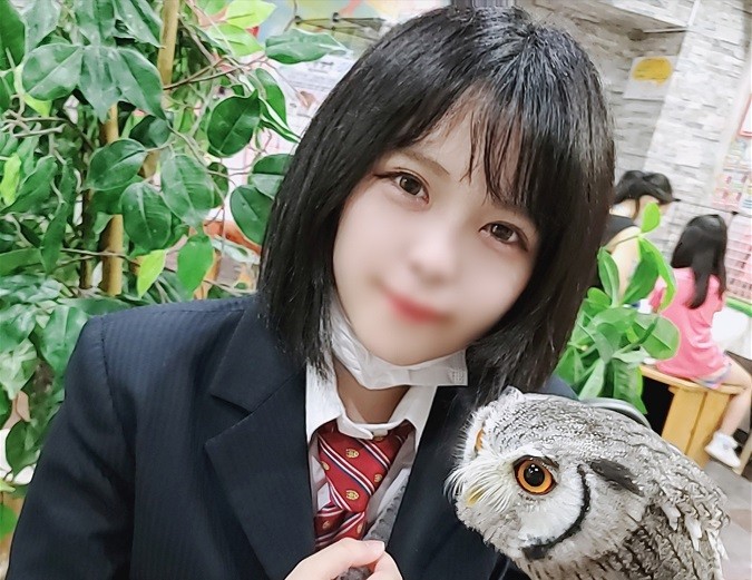 FC2PPV 2603687 顔出し！！個数限定！【無修正】天真爛漫で従順な美少女を密室に連れ込み猥褻淫行！！あの真面目だった彼女が見せる恍惚な表情と乱れた制服姿に生中出し！！