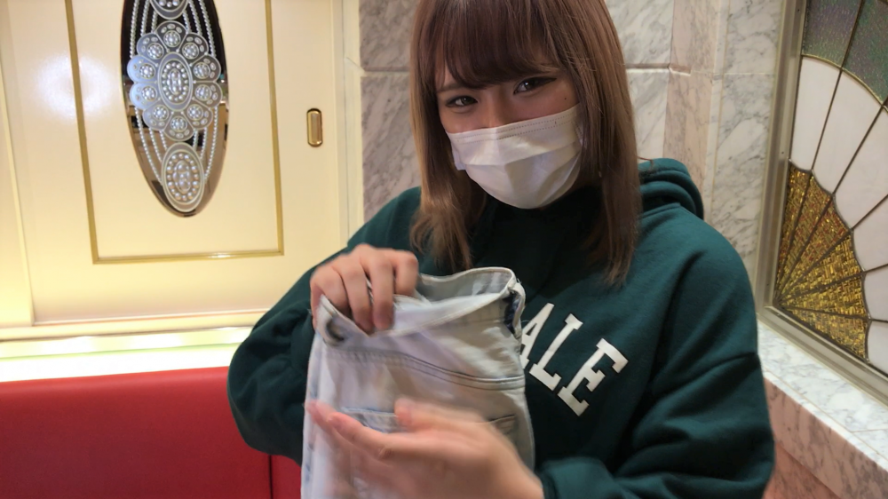 FC2 PPV 2728255 ガソリンスタンド勤務のギャル23歳。小麦色に焼けた肌と舌ピを兼ね備えた彼女のフェラは勃起不可避→大量胸射。 FC2-PPV-2728255