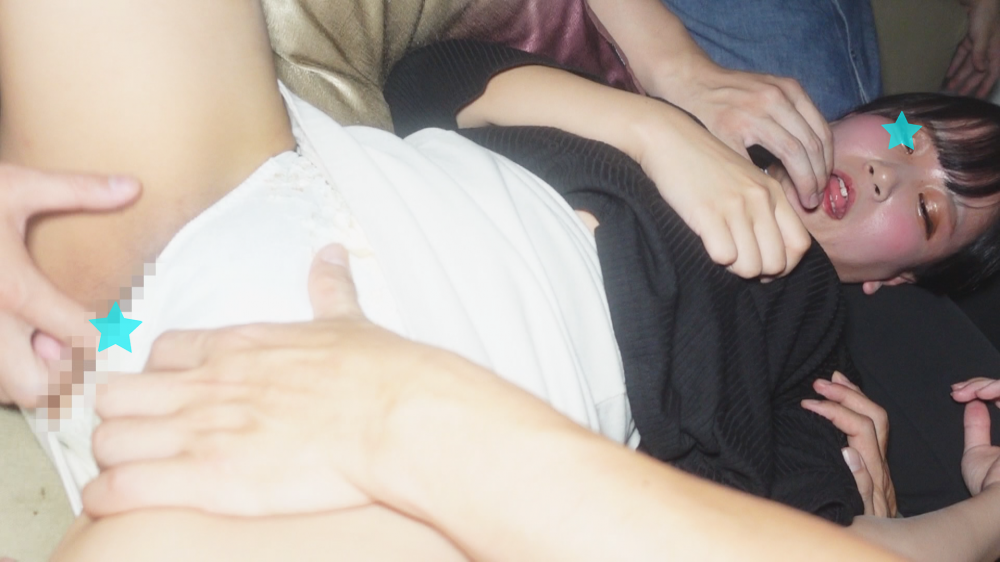 FC2 PPV 2288323 ［引越し乱交］有名芸大女子大生×チャラリーマン3名①［高画質］ FC2-PPV-2288323