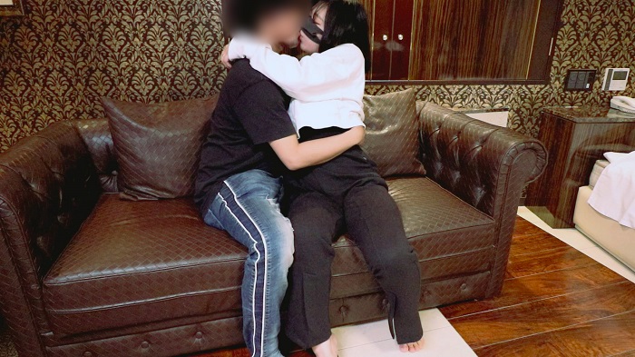 FC2 PPV 2961686 【無・素人個撮】20歳の幼い顔立ちだが母乳噴き出す美巨乳ママ！若くして結婚してしまった為に他人棒に犯される事を夢見て勃起クリ剥き出しで「パパより気持ちいい！」と歓喜し貪欲に絶頂を求める中出しセックス！ FC2-PPV-2961686