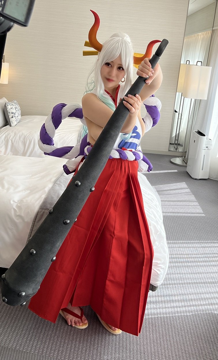 FC2PPV 3010664 【四皇・ヤマト】爆乳Ｊカップ神レイヤー　カメコとの 個人撮影会でハメ撮り中出し　ピンクの横乳放りだしてぶるんぶるん♪イキまくり【ワンピ】 [有]