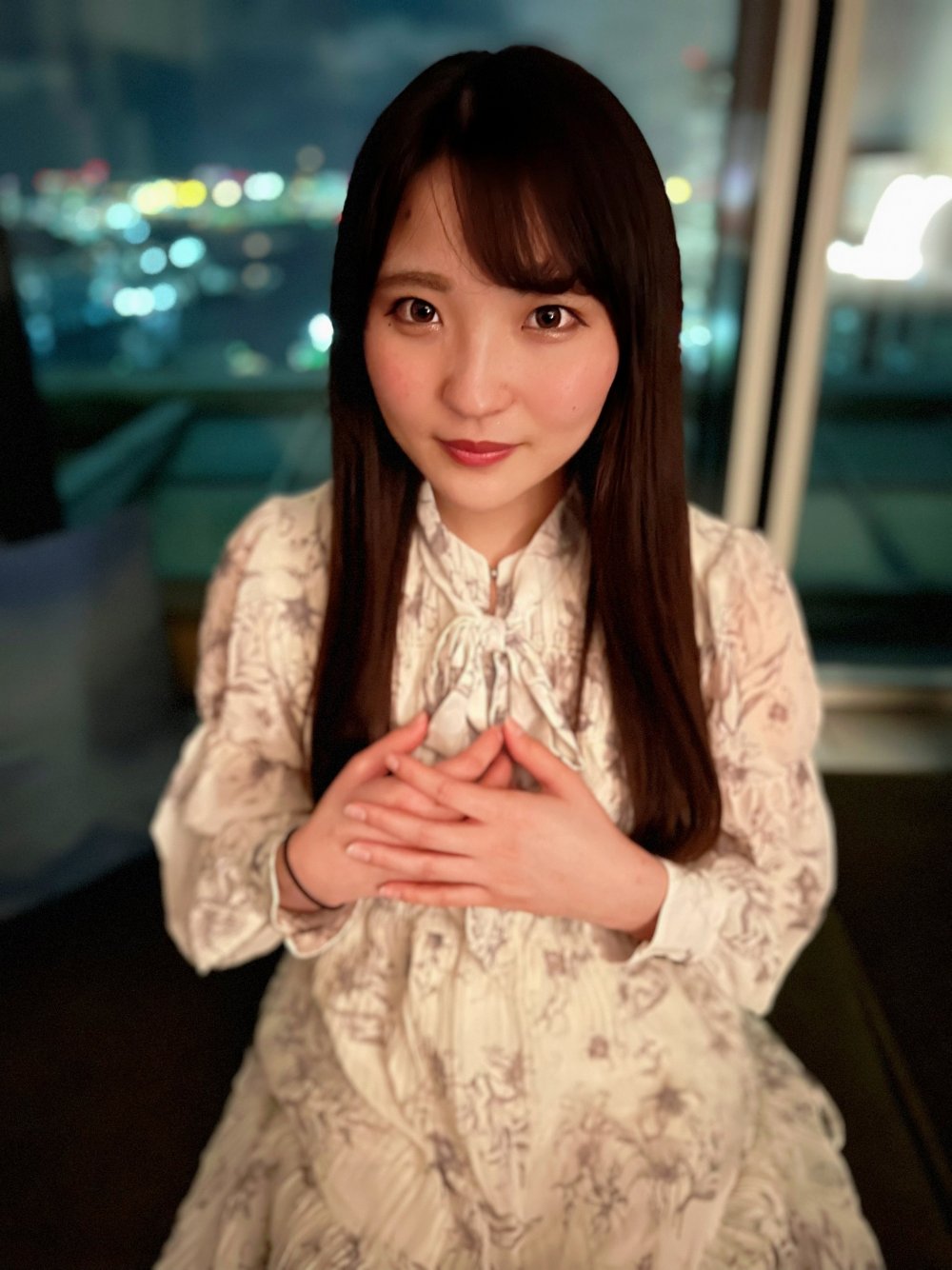 FC2 PPV 3037413 【完全顔出し】【天真爛漫娘の初中出し♡】純粋無垢な不思議ちゃんをホテルに連れ込みガチSEX！感度抜群の破廉恥娘に大変身♪ FC2-PPV-3037413