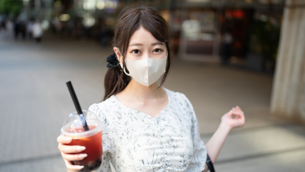 FC2 PPV 3067798 初撮影・顔出し！！個数限定！【無修正】シネマ画風！献身的で多忙な毎日を過ごす看◯師が医◯ミスで病◯を・・・悩み落ち込む訳ありナー◯のふしだらな身体に2回生中出し！！ FC2-PPV-3067798