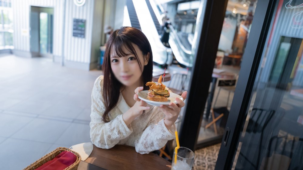 FC2 PPV 3070204 顔出し！！個数限定！【無修正】シネマ画風！何を言われても嫌と言わずに従う美人現◯女子大生・・・次第に欲望に支配され自ら腰を動かし悦ぶ淫らな美体に生中出し！！ FC2-PPV-3070204