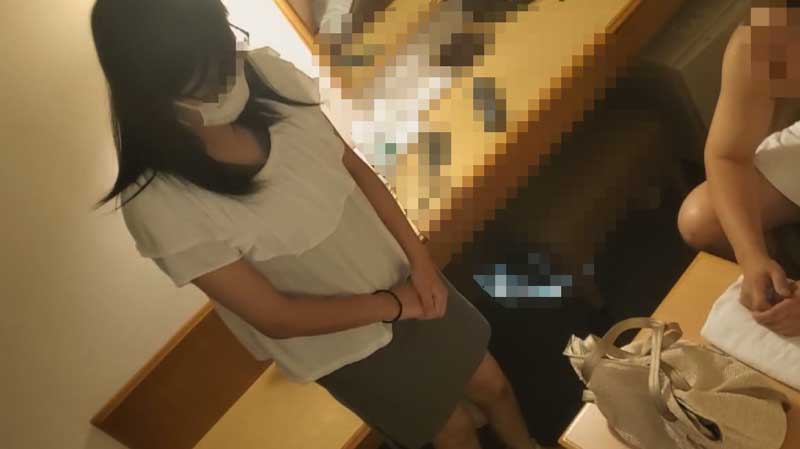 FC2PPV 3075036 ※特典１:26日まで※【個人】地味で眼鏡な巨乳妻。サイトで見つけ脅えながらも身体を貪られ、長い髪と揺れる巨乳が心も揺らす。これからもよろしく。その巨乳は誰のもの。