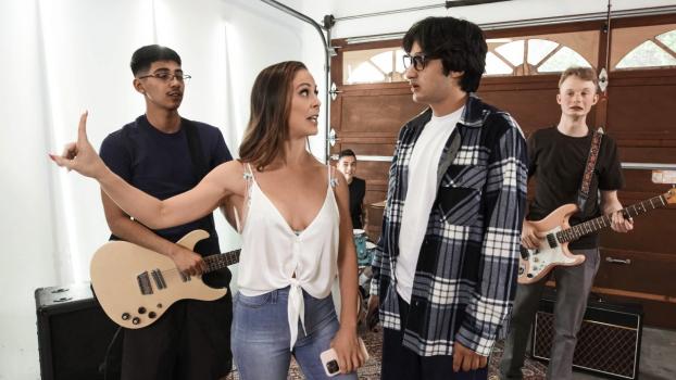 Milfs Like It Big - Cherie Deville - I Wanna Fuck Your Mom