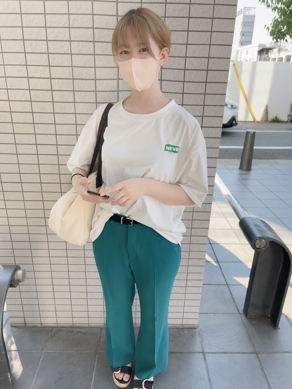 FC2 PPV 3113724 微笑ましい北陸の1◯歳真っ白スベスベなお肌と丘おまんまんに欲棒高ぶり完黙の中出し　アソコに満ちた大量の子種汁に初老も克服 FC2-PPV-3113724