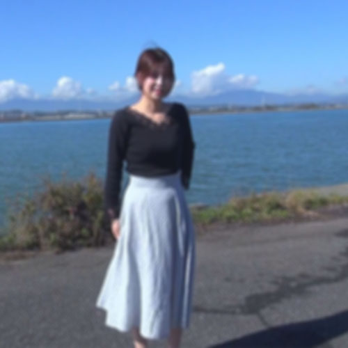 FC2 PPV 3179707 パチ〇コ借金苦の美人妻、丸くて綺麗なお尻を突き出して中出しを受け入れる、挿れられるとイキまくるどうしようもない奥さんですね【2/13まで割引】 FC2-PPV-3179707