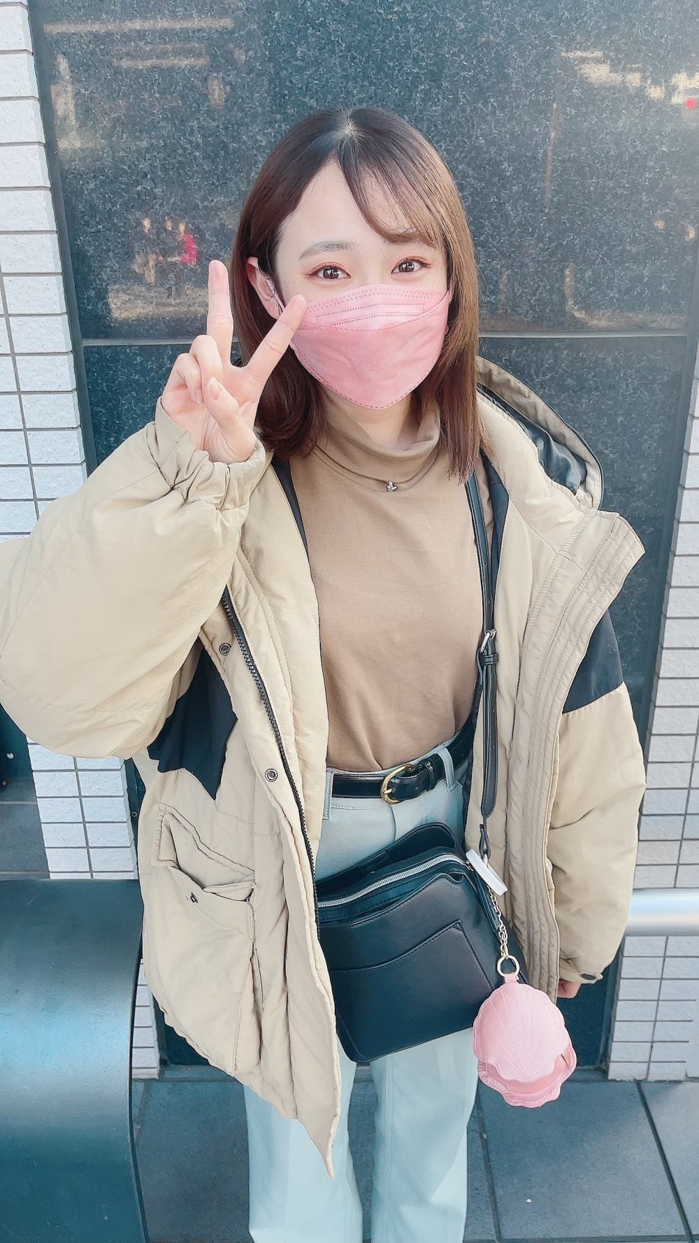 FC2 PPV 3195247 初撮り！！素人美人と車フェラのはずが、挿入してしまいました！！可愛い顔とエロすぎるボディラインに車フェラから勢いで挿入しちゃいます。顔出し、生ハメ、中出し FC2-PPV-3195247