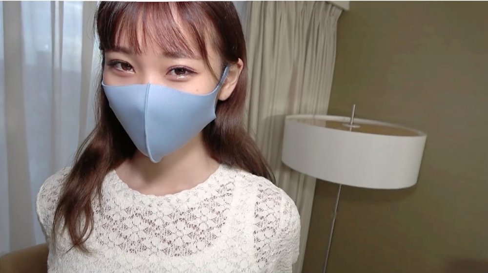 FC2 PPV 3196658 全男性共通でカワイイ！小柄美人の乙葉ちゃん。群バツのスタイルに初老大興奮、大開脚凸のオンパレード FC2-PPV-3196658