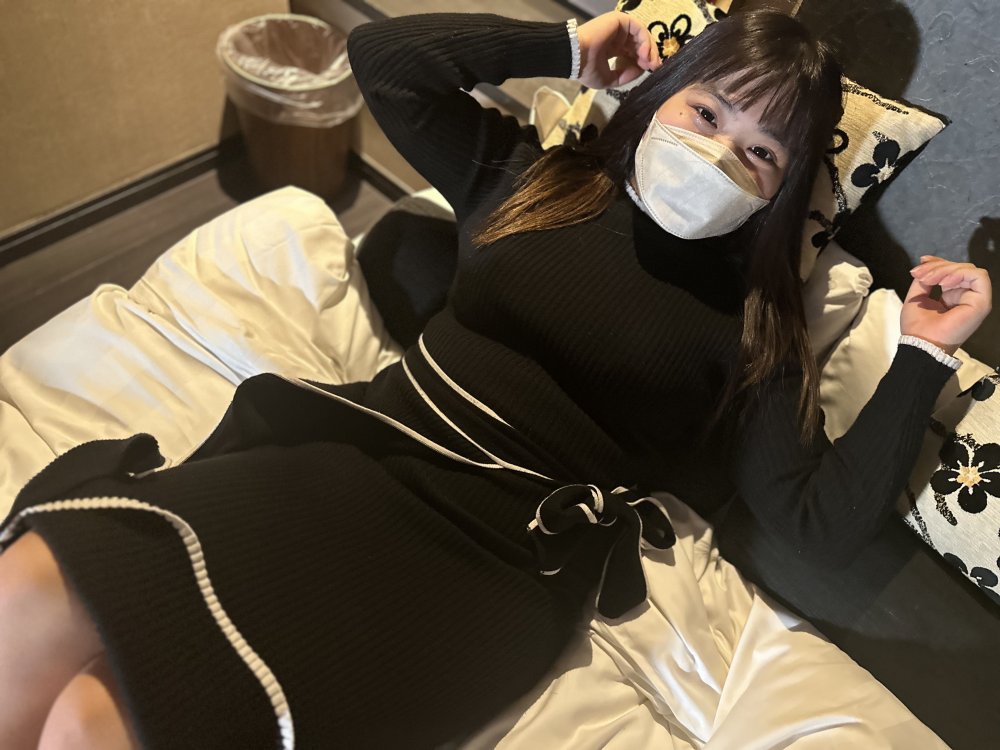 FC2 PPV 3260225 人懐っこい童顔娘♡すぐにとろ～んとオンナ顔で喘いで中出し！お掃除フェラまで◎ FC2-PPV-3260225