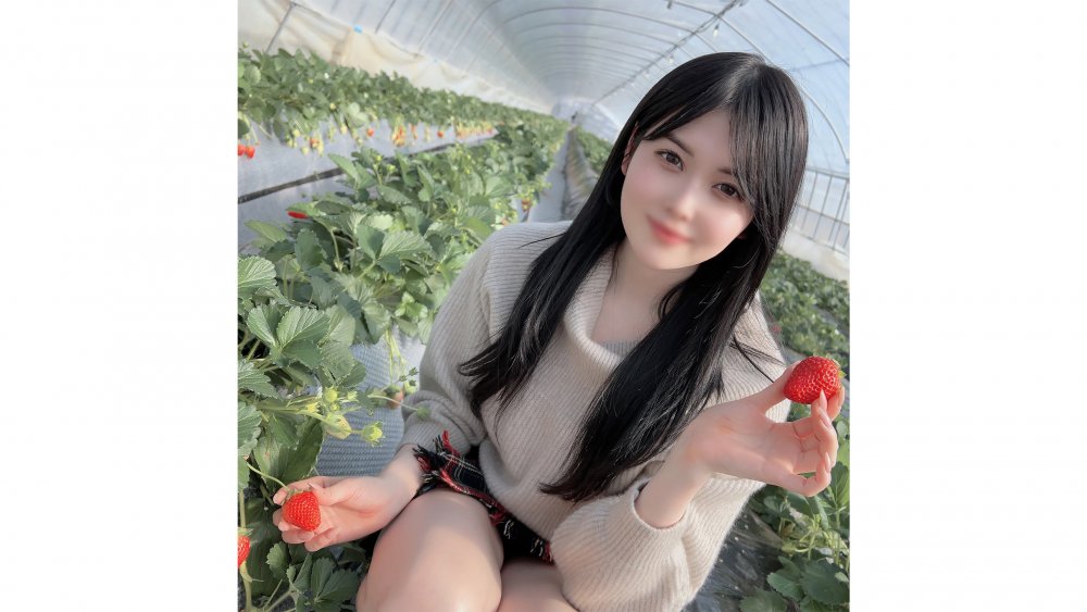 FC2 PPV 3264420 初撮影・顔出し！3日間限定1980pt！！これぞ秋田美人と言うべき容姿端麗の美しきルックスと新雪の様な美肌に包まれた訳あり美巨乳美女の最初で最後の支配に屈する儚き姿・・・笑顔の裏には・・ FC2-PPV-3264420