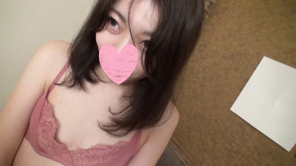 FC2 PPV 3298459 【無修正】美人なのに陰キャOL。軽く身体に触れただけでパンティーに巨大なシミ究極濡れマン！巨根ぶち込む強制ピストン根暗むっつりマンコに大量中出し！ FC2-PPV-3298459