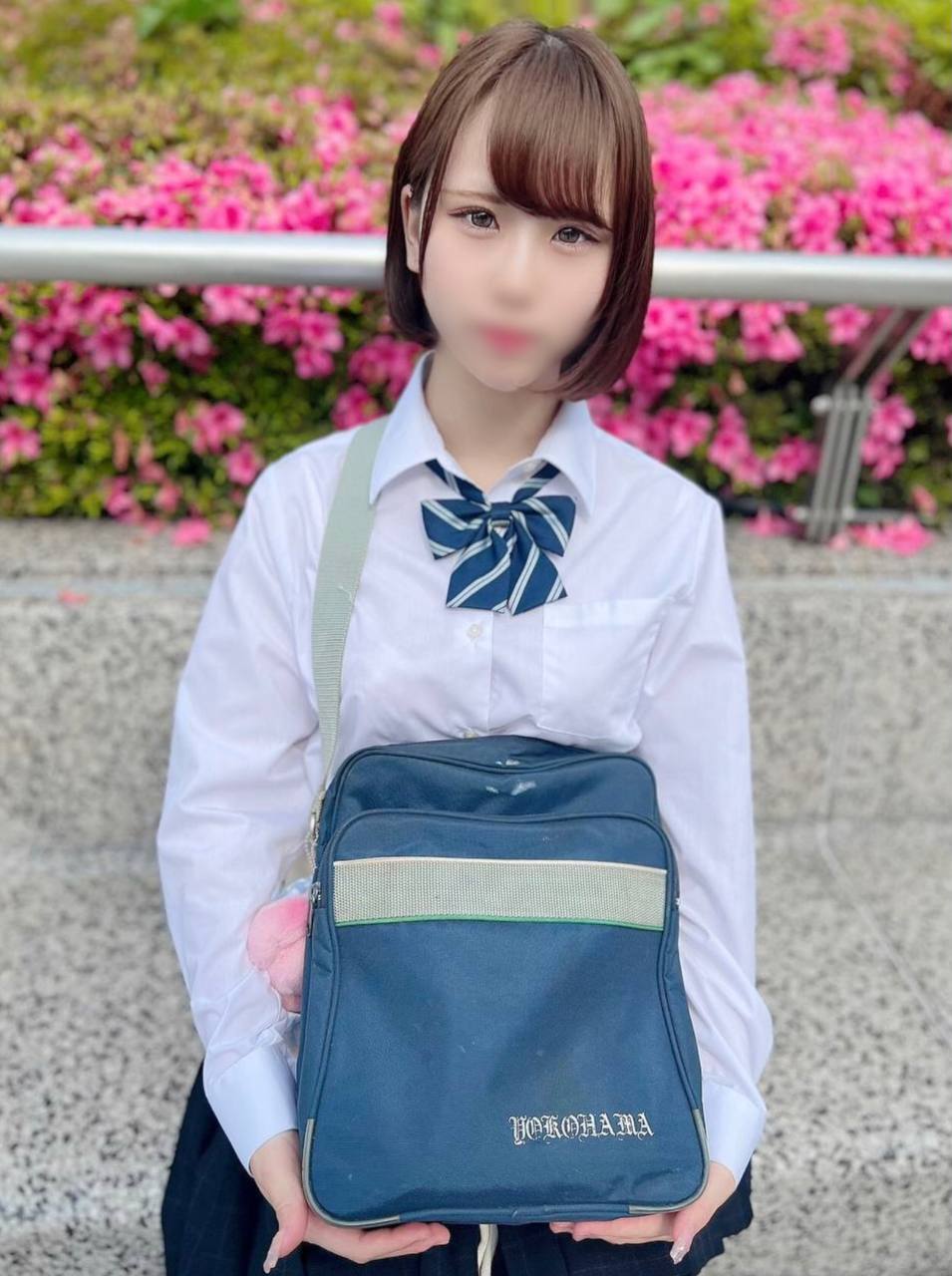 FC2 PPV 3389407 「秘蔵ハメ撮り映像第1弾」 まだ性経験が浅いほぼJ◯の18歳Fcupももちゃんと遊園地デート♡観覧車でこっそりXOXOの後、ホテルで妊娠確定ドロドロザーメン中出し映像‼︎ FC2-PPV-3389407