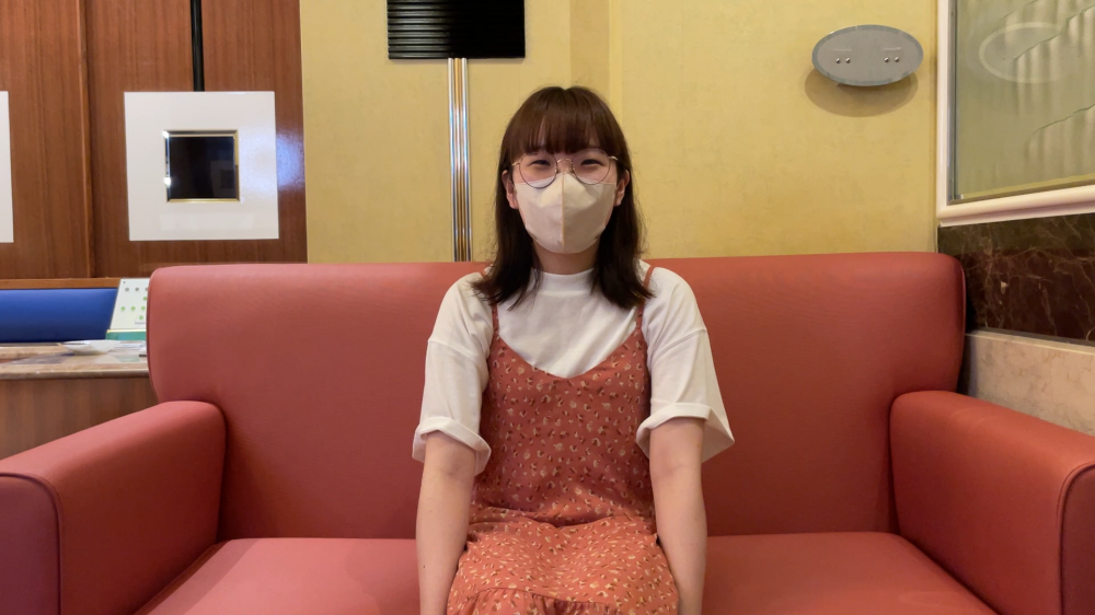 FC2 PPV 3617227 【番外編】お堅い職種のメガネっ子OLとハメ撮り。チンポ慣れしてない素朴なメガネっ子のおマンコに肉棒貫きよがらせまくる。