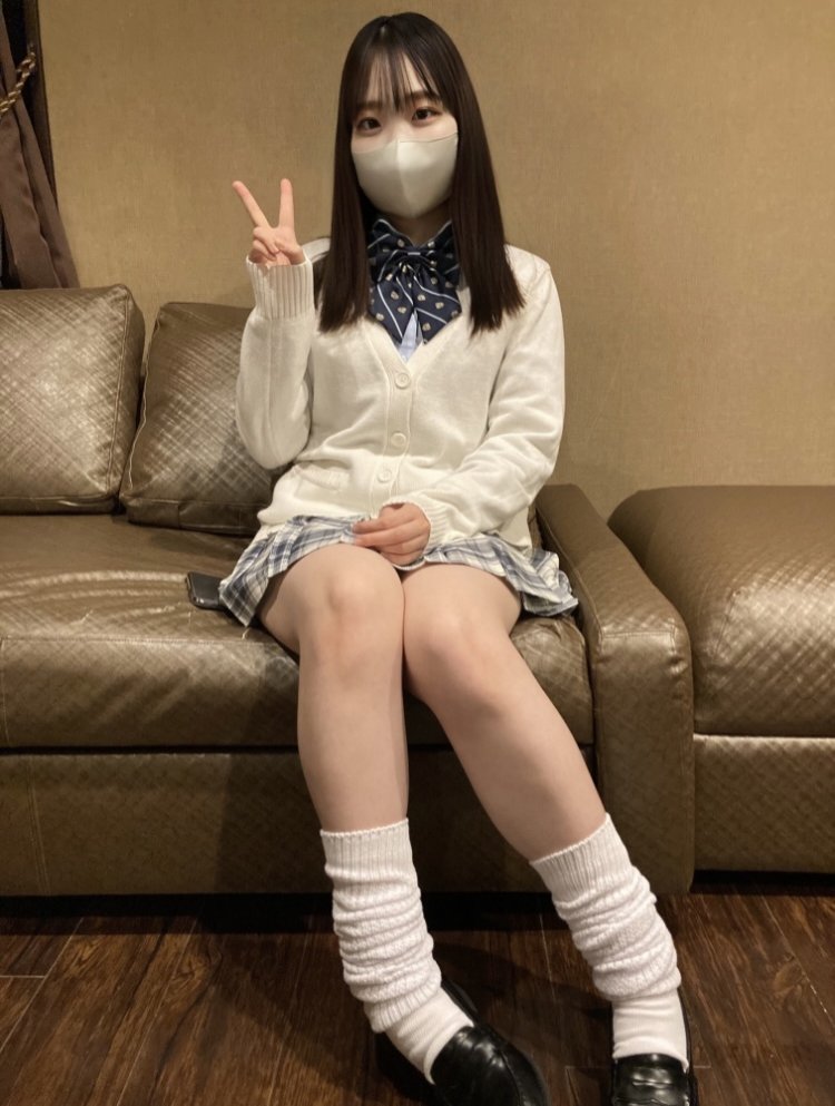 FC2 PPV 3632230 3日間限定！【真夏のサマーセール！凍結される恐れがありますのでお早めのご購入をお勧め致します】あの…1●才のアイドル系爆美女の初めてのハメ撮り映像…全てはここから始まりました… FC2-PPV-3632230