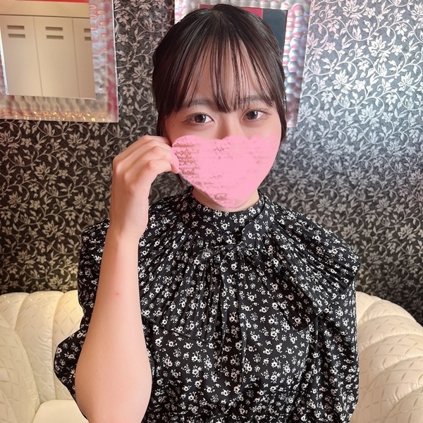 FC2 PPV 3961967 清純可憐で恥ずかしり屋で色白美巨乳のさゆりちゃんとエッチ♡無許.可で未処理陰毛に絡みつく程大量中出し。 FC2-PPV-3961967