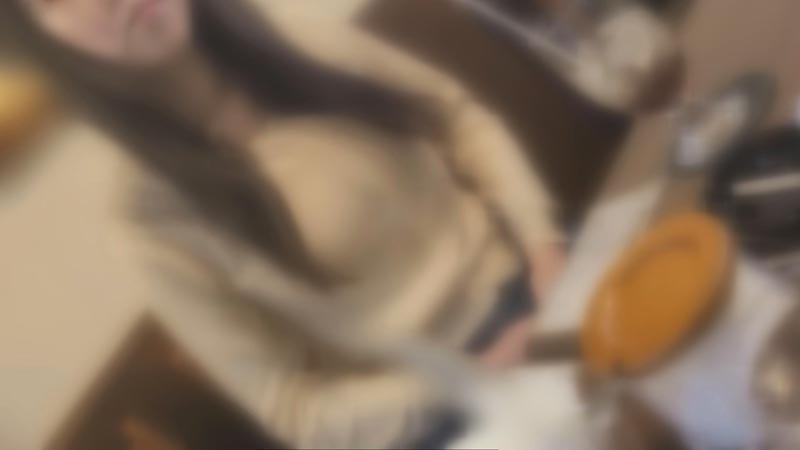 FC2PPV 4213725 【個人】至急で金が欲しいオンナを都内某所の空部屋で斡旋した一部始終。一度は拒絶するも結局は他に頼れず、素人マニアの変態客に凌辱され犯される。