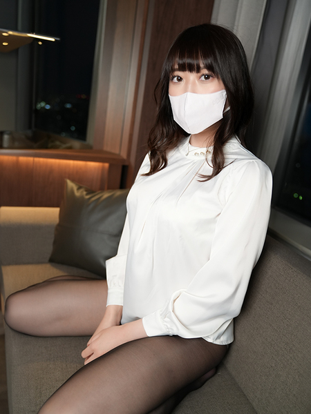 FC2 PPV 4309877 ※初回数量限定※★素人メス狩り★エッチなスマホ屋さん・めい27歳★発情しっぱなしの汁だくまんこにゴム無しちんぽで生ピストン★連続中出し FC2-PPV-4309877